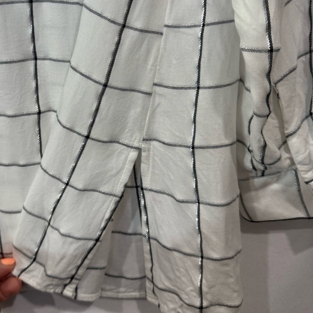 Chico’s Windowpane Plaid Blouse White Black Shimmer Button Front Top Size 1 US 8 - Picture 6 of 10